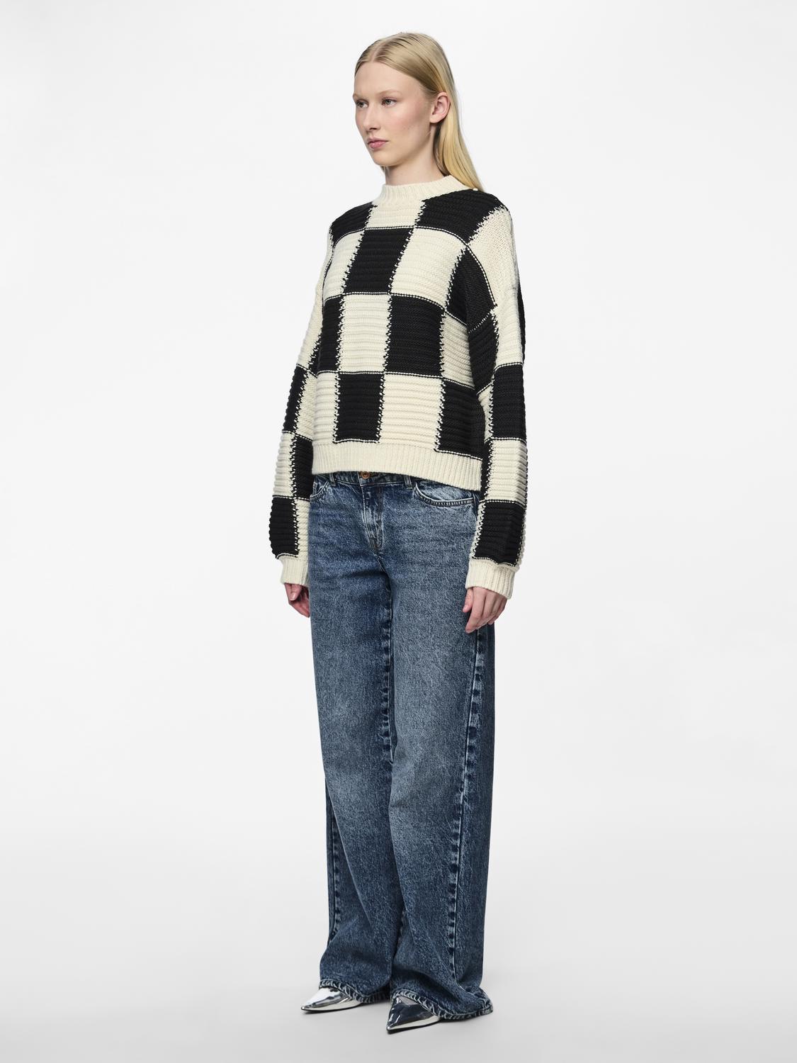 model_shot-front_full
